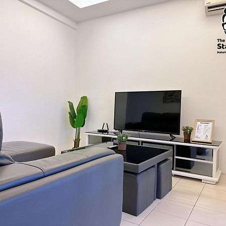 Staycation Homestay 15 Kch City Mall Landed House Kuching Exterior foto